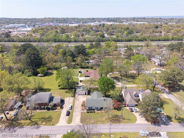 1704 Weeks Lane, Fort Smith, AR 72903