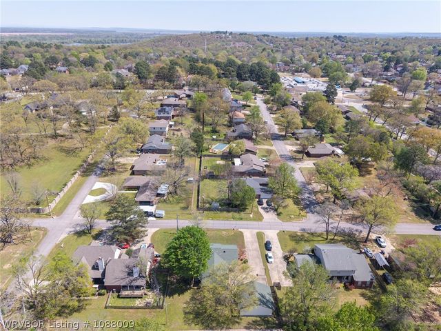 1704 Weeks Lane, Fort Smith, AR 72903