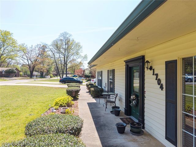 1704 Weeks Lane, Fort Smith, AR 72903