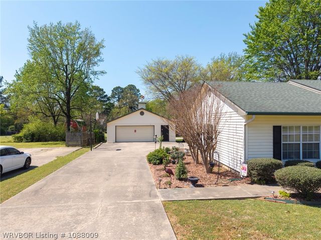 1704 Weeks Lane, Fort Smith, AR 72903