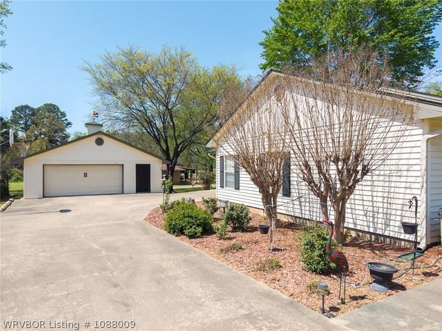 1704 Weeks Lane, Fort Smith, AR 72903