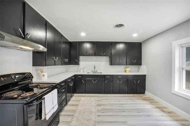 2265 County Road 312, Louise, TX 77455