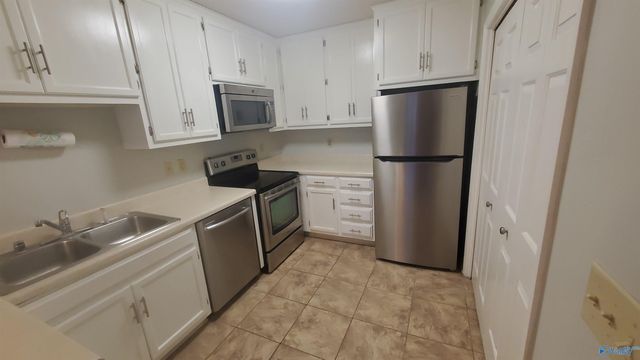 2090 Greenwood Place, Huntsville, AL 35802