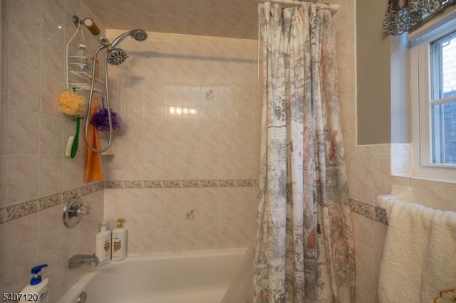 310 1St Ave, Elizabeth City, NJ 07206