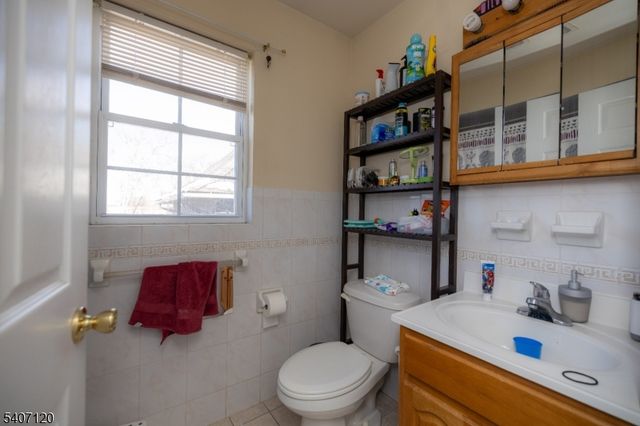 310 1St Ave, Elizabeth City, NJ 07206