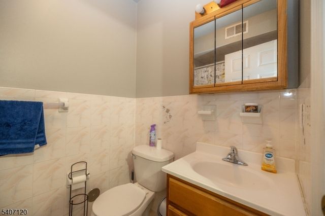 310 1St Ave, Elizabeth City, NJ 07206