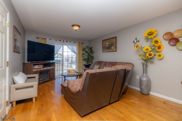 310 1St Ave, Elizabeth City, NJ 07206