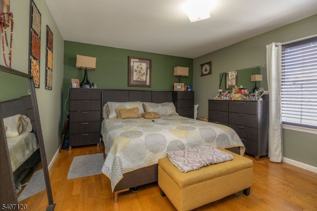 310 1St Ave, Elizabeth City, NJ 07206