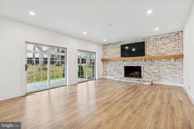 227 AUTUMN DR, Exton, PA 19341