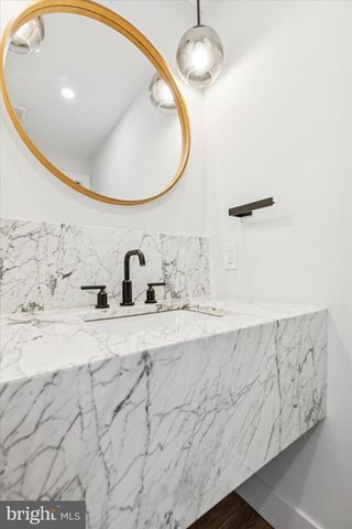 227 AUTUMN DR, Exton, PA 19341