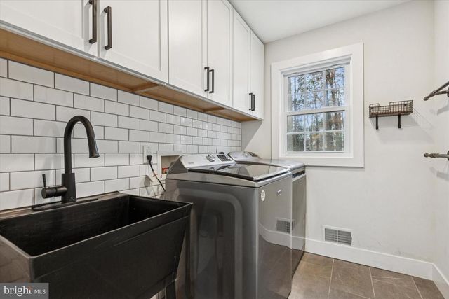 227 AUTUMN DR, Exton, PA 19341