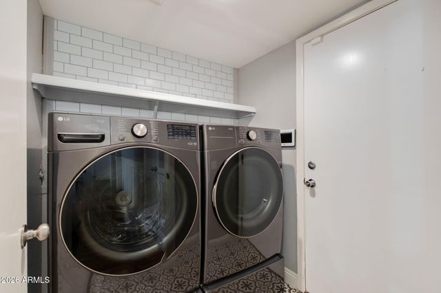 17433 N 46TH Place, Phoenix, AZ 85032