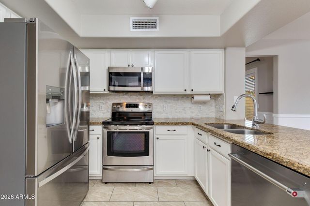 17433 N 46TH Place, Phoenix, AZ 85032