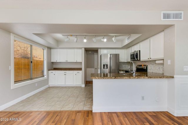 17433 N 46TH Place, Phoenix, AZ 85032