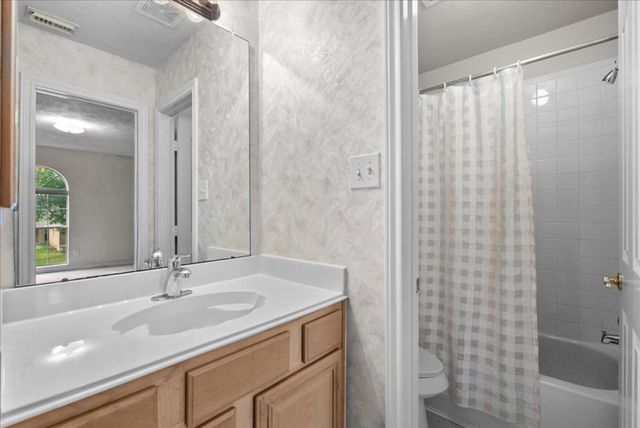2112 Indian Blanket Drive, League City, TX 77573