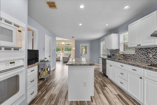 2112 Indian Blanket Drive, League City, TX 77573