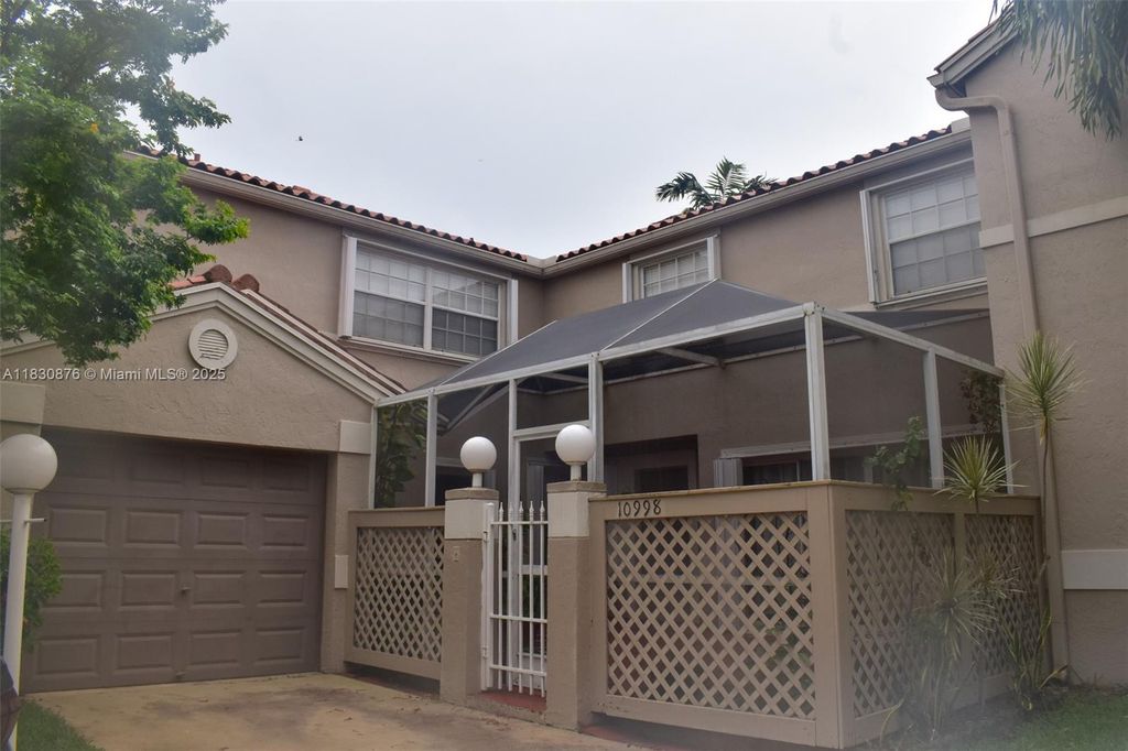10998 Mainsail Dr, Cooper City, FL 33026