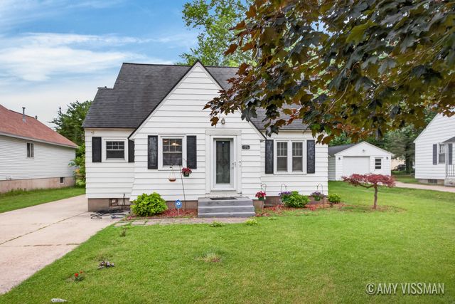 196 E 34th Street, Holland City, MI 49423