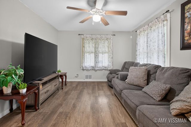 196 E 34th Street, Holland City, MI 49423