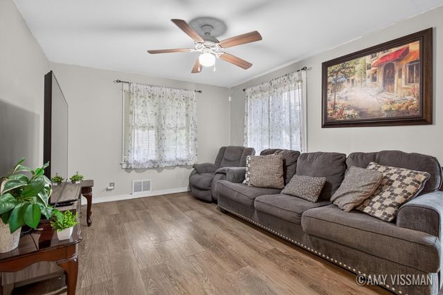 196 E 34th Street, Holland City, MI 49423