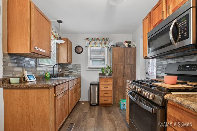 196 E 34th Street, Holland City, MI 49423