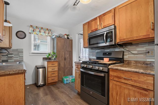 196 E 34th Street, Holland City, MI 49423