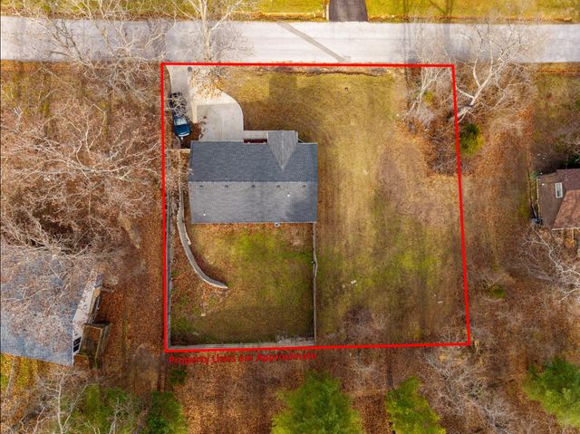 1907 Lakeview Drive, Ava, MO 65608