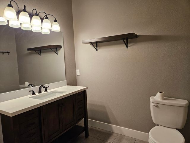 1907 Lakeview Drive, Ava, MO 65608