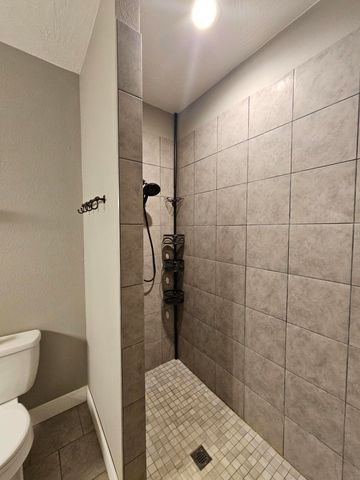 1907 Lakeview Drive, Ava, MO 65608