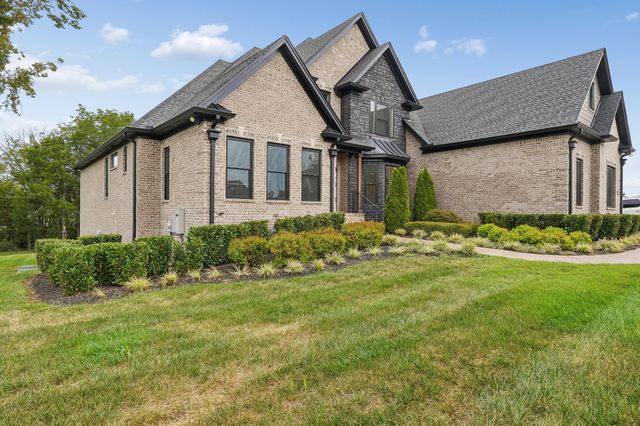 1003 Quillen Way, Lebanon, TN 37087