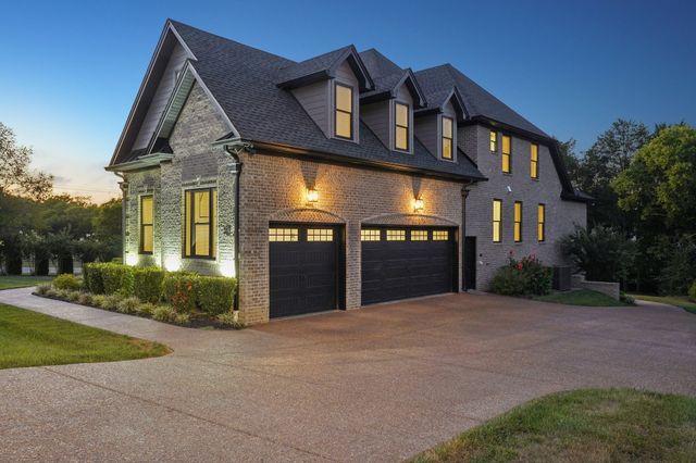 1003 Quillen Way, Lebanon, TN 37087