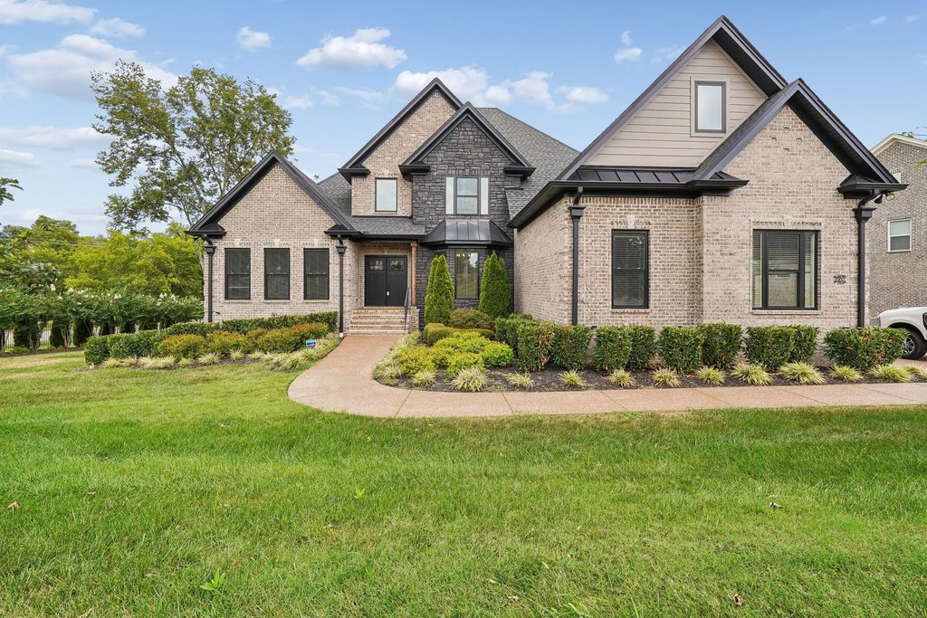 1003 Quillen Way, Lebanon, TN 37087