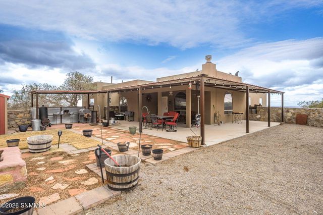 10085 Achenbach Canyon Road, Las Cruces, NM 88011