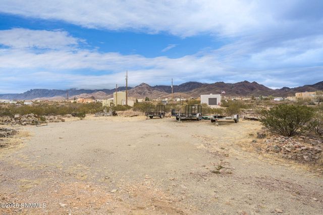 10085 Achenbach Canyon Road, Las Cruces, NM 88011