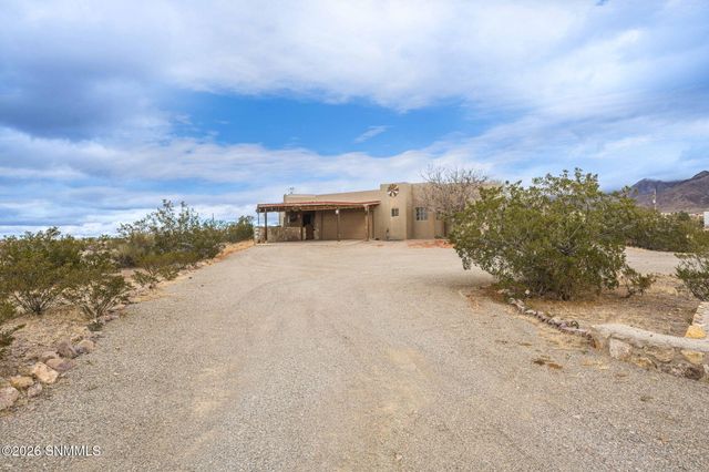 10085 Achenbach Canyon Road, Las Cruces, NM 88011
