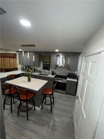 28 cambridg Street, Providence, RI 02809