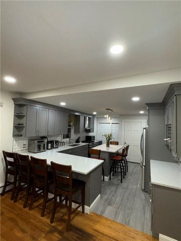 28 cambridg Street, Providence, RI 02809