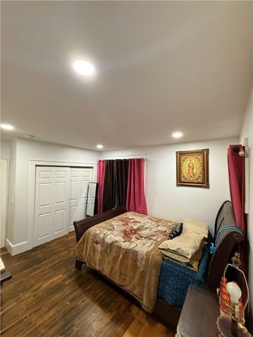 28 cambridg Street, Providence, RI 02809