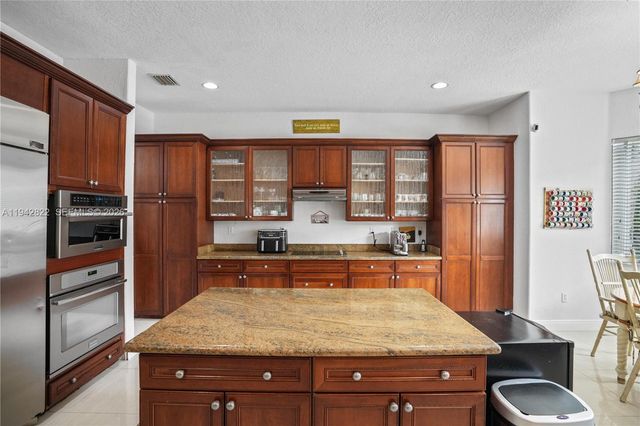 7976 SW 195th St, Cutler Bay, FL 33157