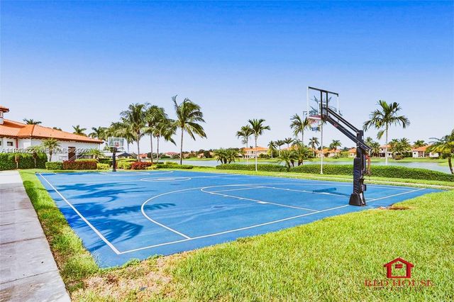 7976 SW 195th St, Cutler Bay, FL 33157