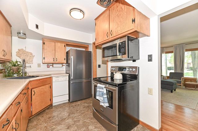 541 109th STREET, Wauwatosa, WI 53226