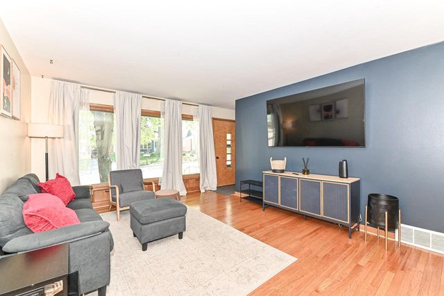541 109th STREET, Wauwatosa, WI 53226