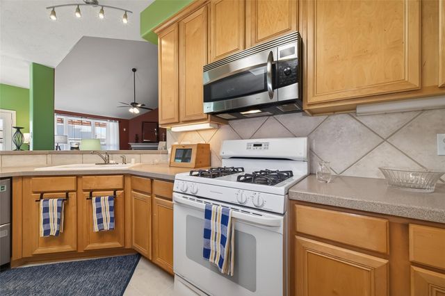 9603 Summer Breeze Drive, Pearland, TX 77584