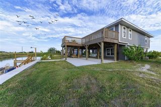 356 E Sagebrush St, Rockport, TX 78382
