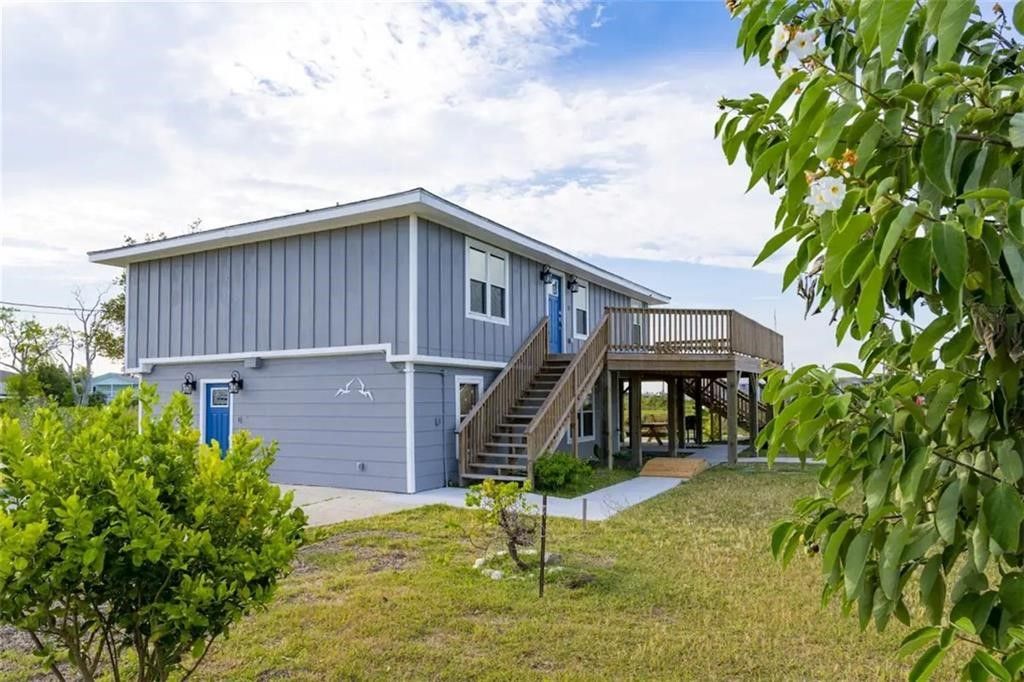 356 E Sagebrush St, Rockport, TX 78382 — photo 2