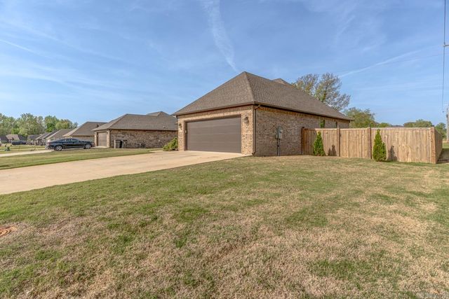 900 S 59th Street, Paragould, AR 72450