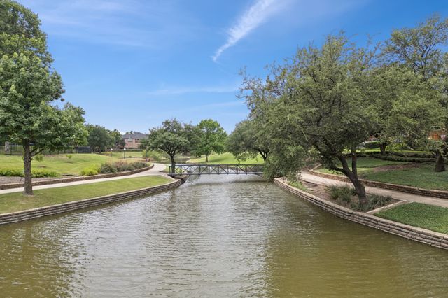 924 Canal Street, Irving, TX 75063