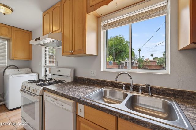 3022 E 1st Street, Tucson, AZ 85716