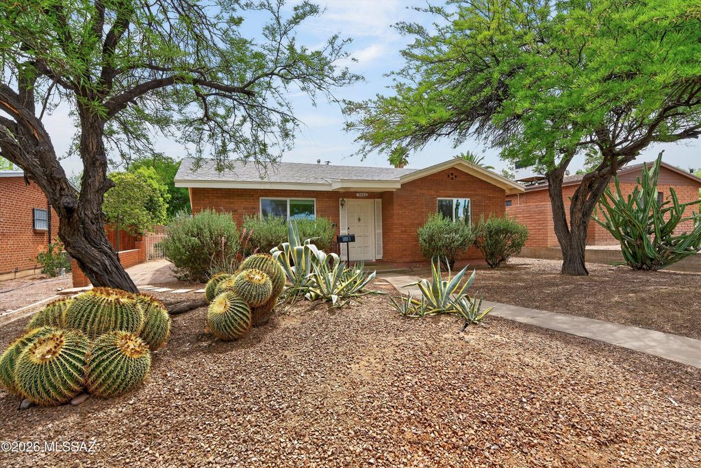 3022 E 1st Street, Tucson, AZ 85716