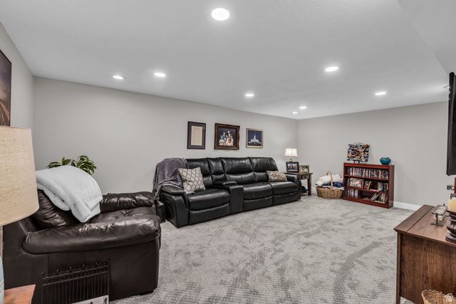 7885 S MANZANO DR, Sandy, UT 84093